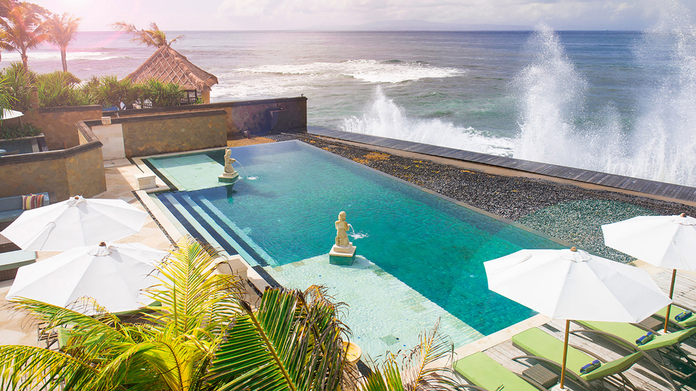 Villa Bayu Gita Beachfront - Beachfront Haven